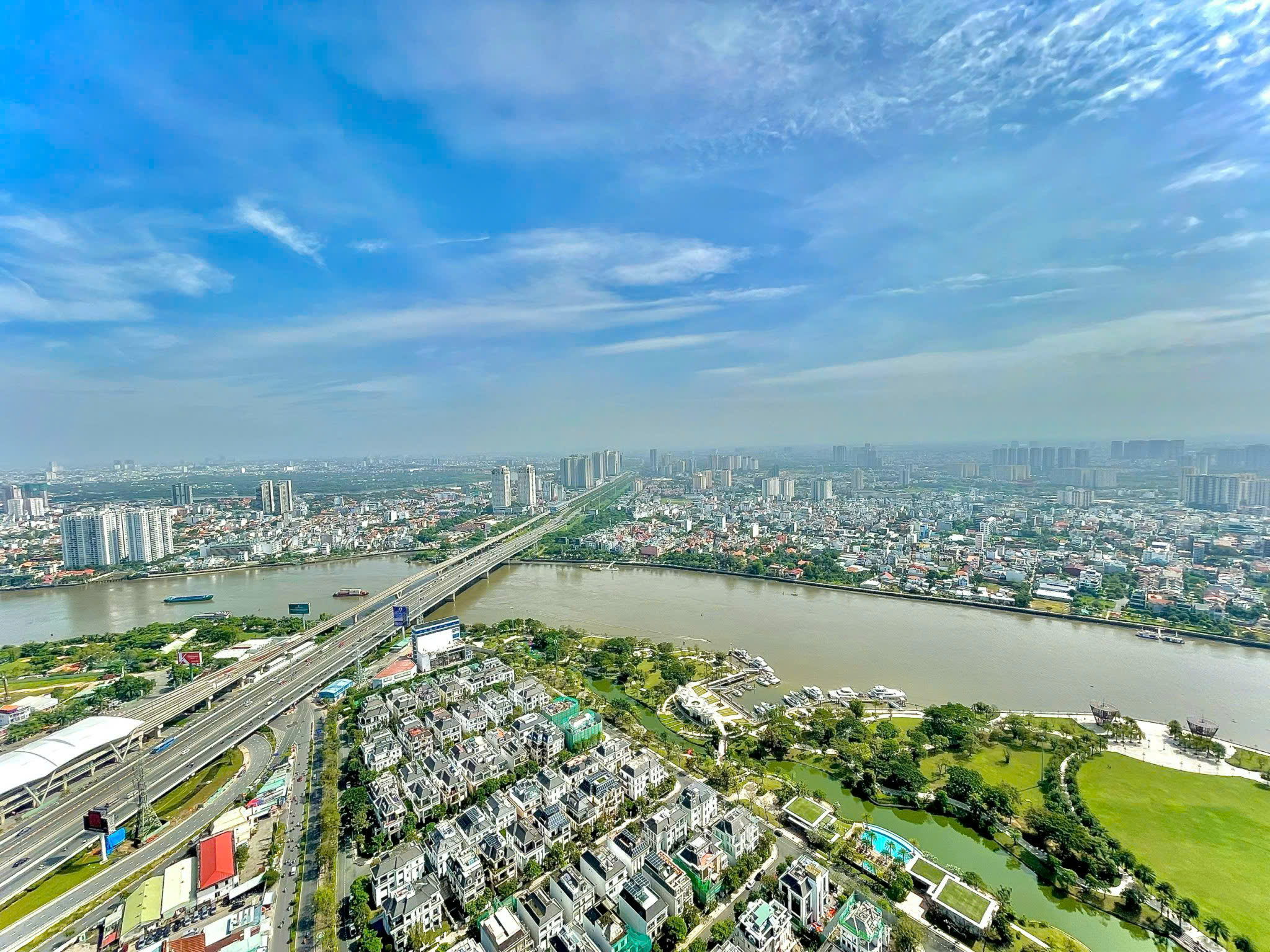 Căn hộ Landmark 81 cho thuê với view sông và công viên thoáng mát