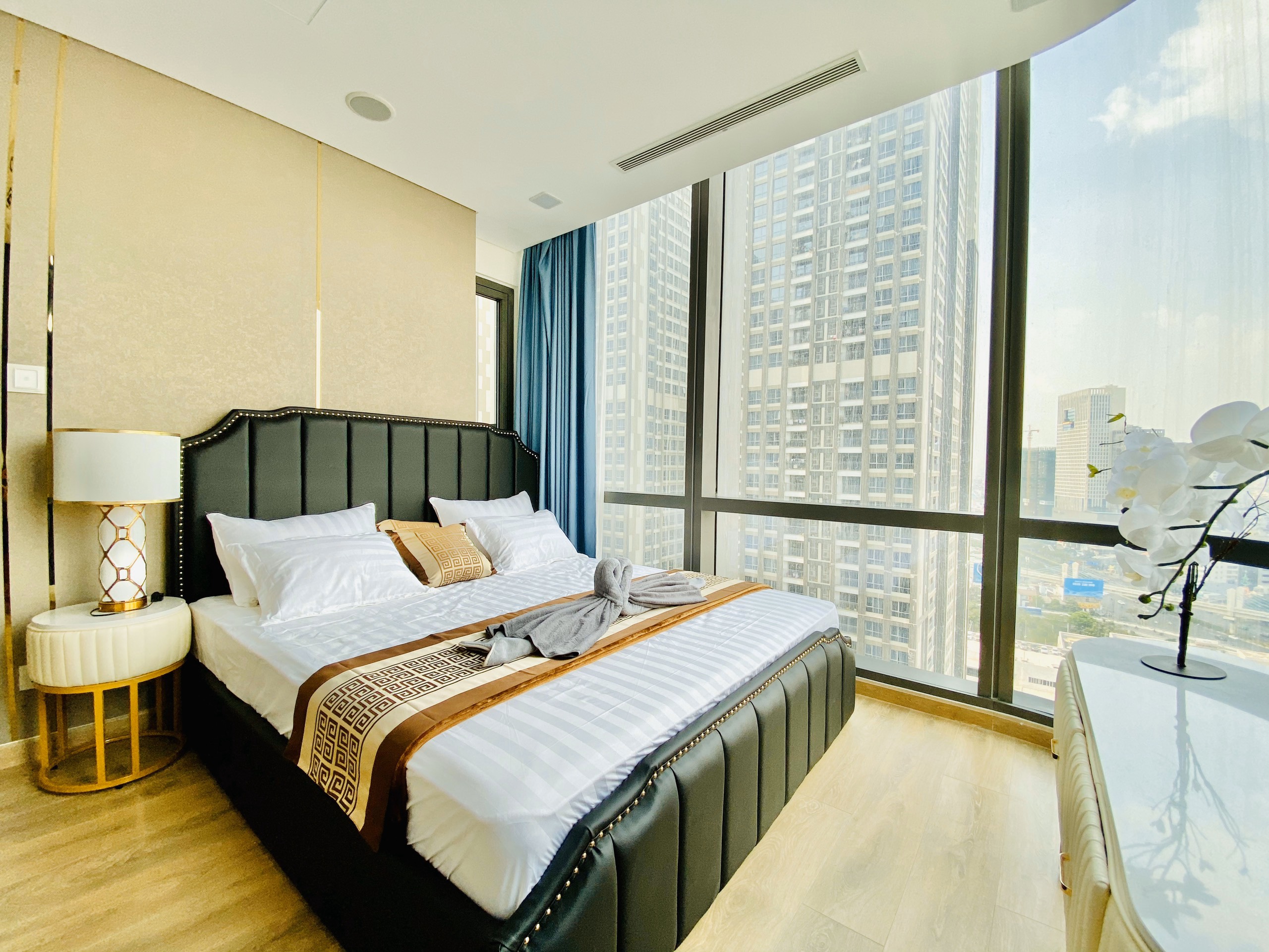 Cho thuê căn hộ 3 Phòng ngủ tòa Aqua 1 – Vinhomes Golden River
